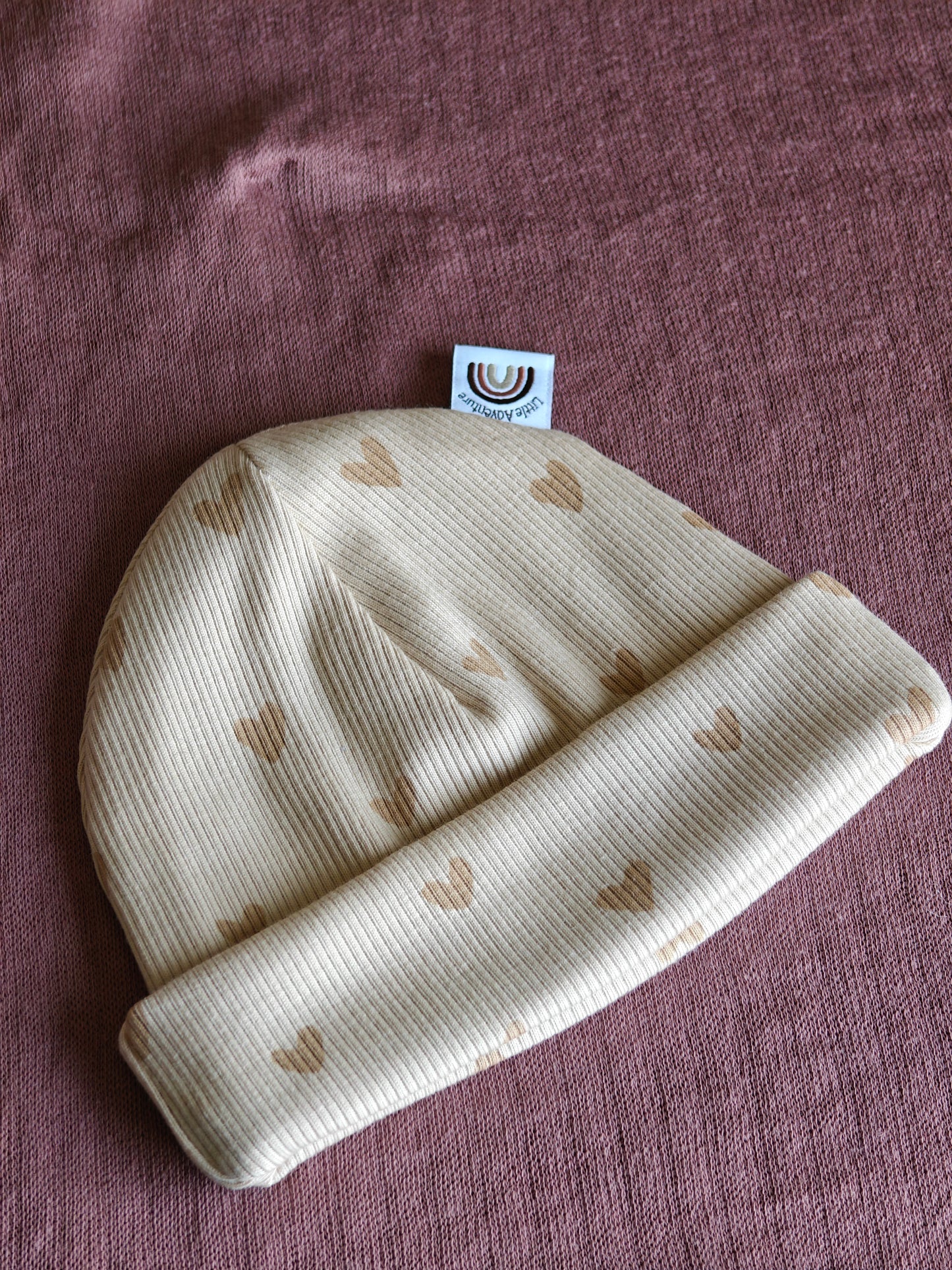Mutsje - Rib - beige - hartjes - Little Adventure