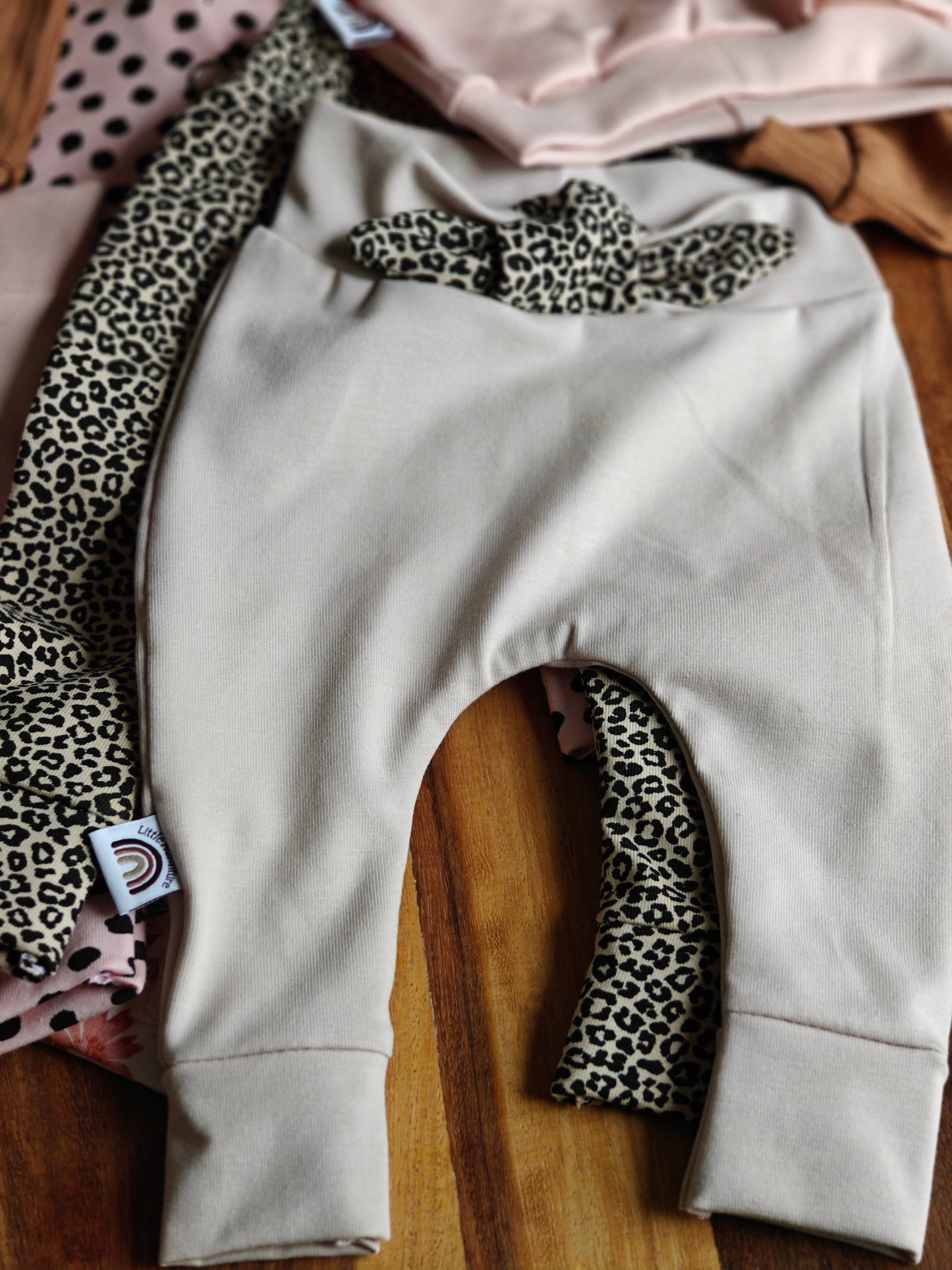 Broekje - Strik Leopard - Sand - Little Adventure