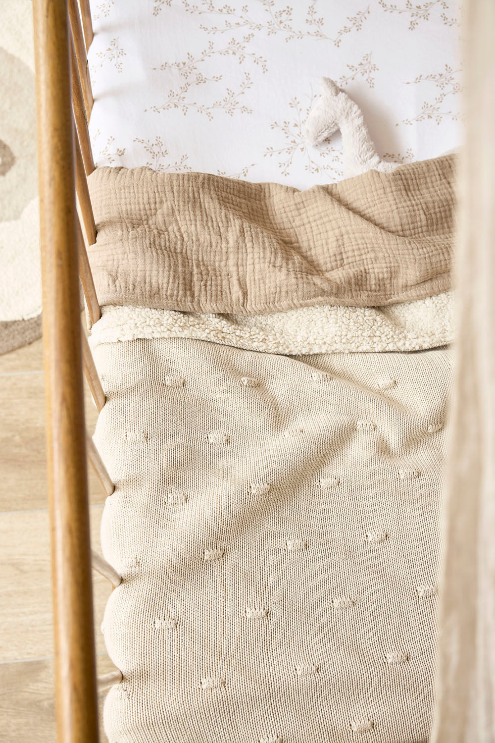 Pre-order | Meyco Baby deken Knots Teddy - Soft Sand 100x150cm