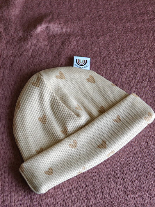 Mutsje - Rib - beige - hartjes - Little Adventure